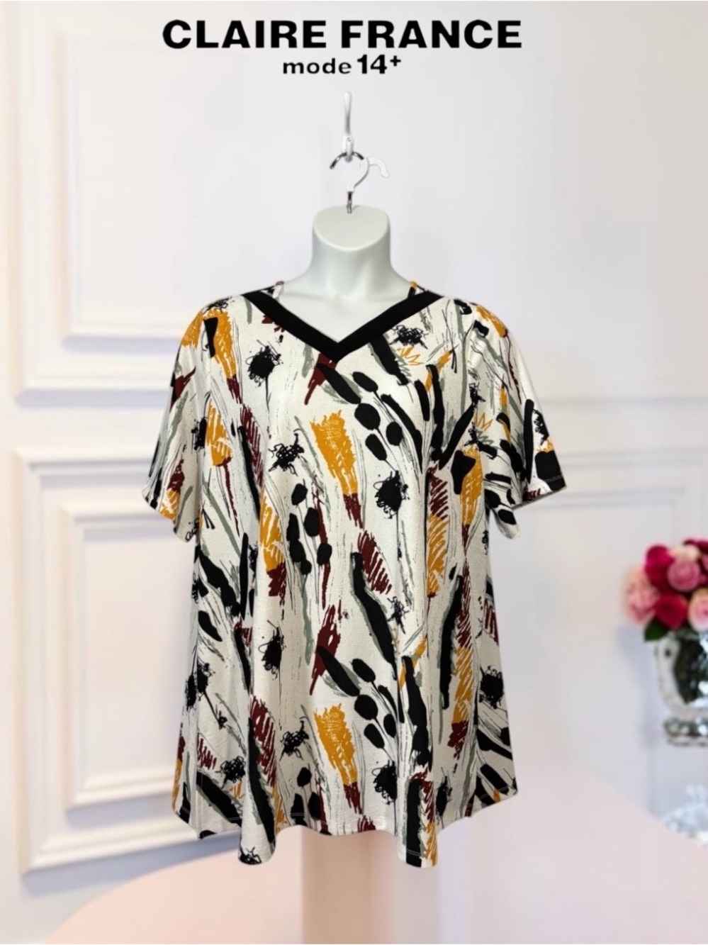 NEW, Claire France, 2X Plus Size Abstract Print V-Neck Tunic Top Stretch Flowy